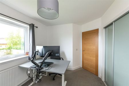 4 bedroom detached house to rent - Photo 4