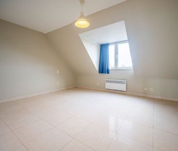 KRUISHOUTEM - Ruim duplex appartement + staanplaats op topligging! - Photo 5