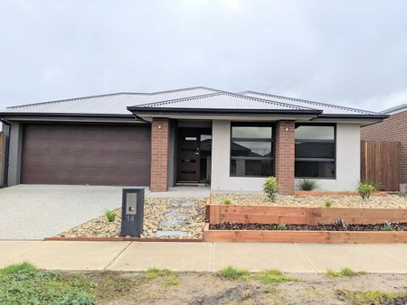 STYLISH MODERN LIVING - Photo 5