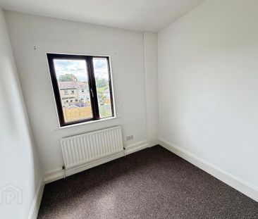 5 Strathearne Place, Lisburn, BT27 4TS - Photo 2