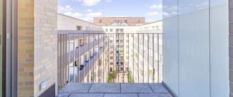 Exklusive 2-Zimmer-Wohnung mit Dachterrasse und Loggia im 8. Obergeschoss! - Photo 1
