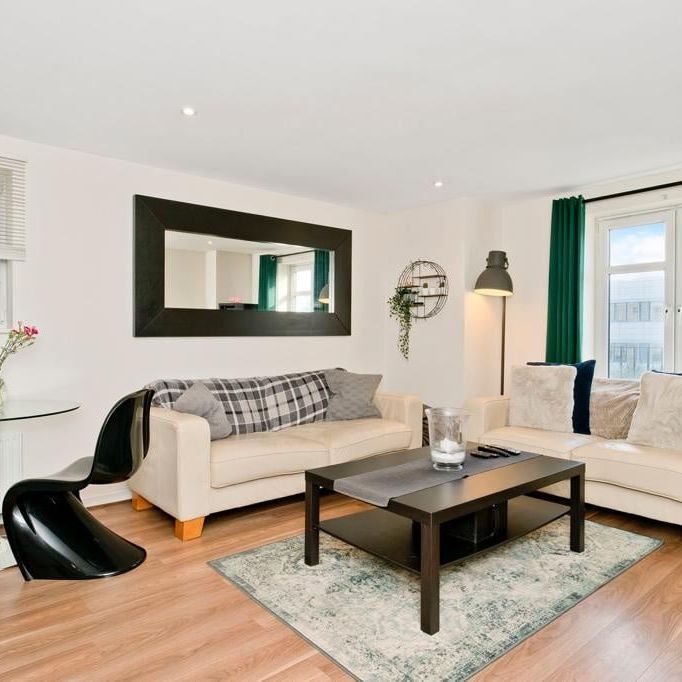 2 Bed Flat, Buckstone, EH10 - Photo 1