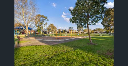 Spacious 4-Bedroom Family Home in Pooraka - Photo 3