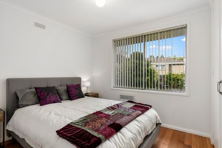 Lovely Home, Quiet Location - Photo 4