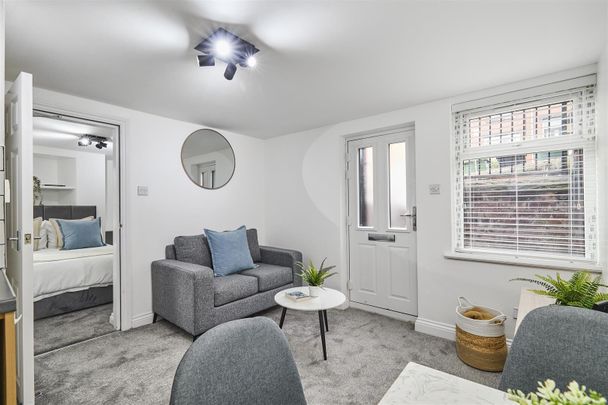 Wetherby Grove, Burley, LS4 2JH, Leeds - Photo 1