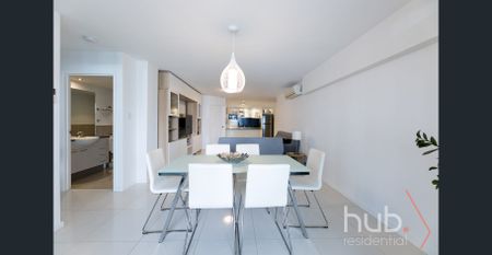 Furnished 3 Bedroom, 2 Bathroom Apartment with River Views - Photo 4