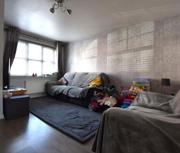 3 bedroom mews to rent - Photo 1