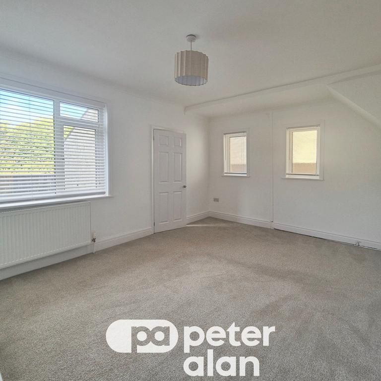3 bedroom semi-detached house to rent - Photo 1