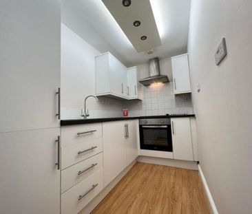 4 bed Apartment for Rent - Photo 6