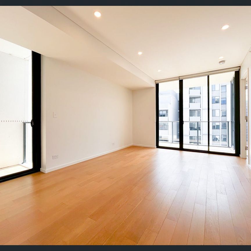 Spacious 2 bed-rooms Apartment located in Central Zetland - Photo 1