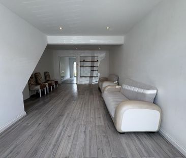4 bedroom semi-detached house to rent - Photo 4