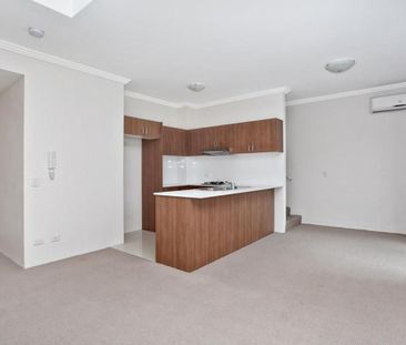 Lovely Modern Unit! - Photo 3