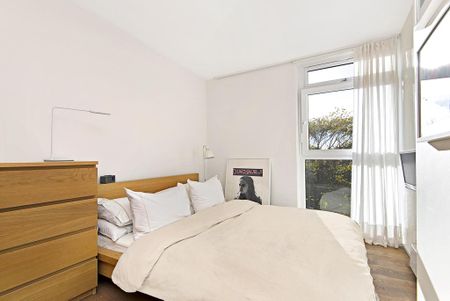 3 bedroom flat to rent - Photo 3