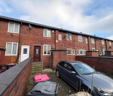 4 bed Terraced - To Let - Photo 4