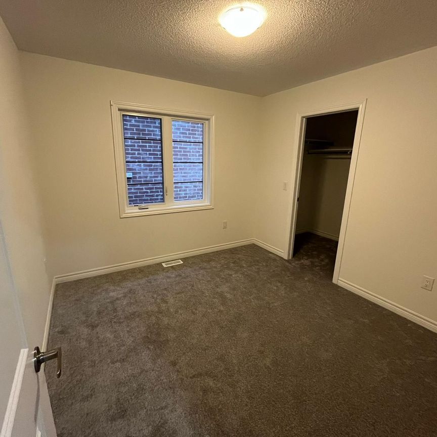 For Lease - 10 Sassafras Road, Springwater, Ontario - Photo 1