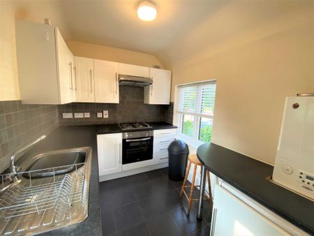 St Thomas Hill, Canterbury - Photo 5