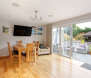 A beautifully presented, semi-detached three/four bedroom family home. - Photo 3