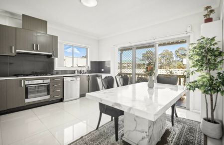 Stunning Single Storey - Available Now! - Photo 4