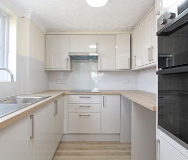 2 bedroom retirement property to rent - Photo 2
