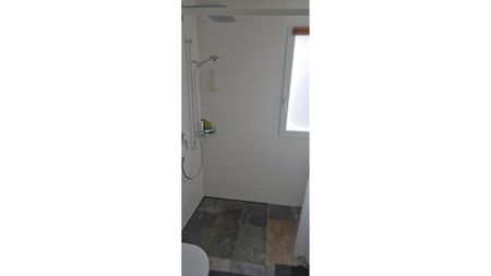 2½ Zimmer-Wohnung in Nänikon (ZH), möbliert, auf Zeit - Photo 2