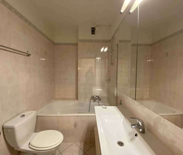 Appartement de 3.5 pièces avec balcon aux Pâquis - Photo 3