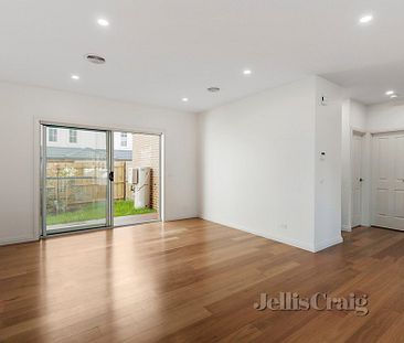 111 Atherton Road, Oakleigh - Photo 2