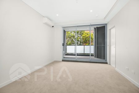 Modern 1 bedroom apartment close to amenities for lease - Photo 5