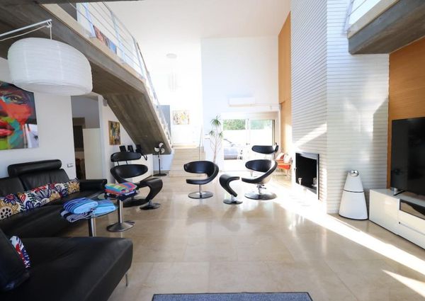 Villa de lujo en Dehesa de Campoamor . Temporada larga.
