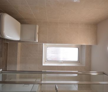 1 bedroom Flat To Let - Photo 3