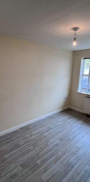 Dumbarton House Court, Bryn Y Mor Crescent, Swansea SA1 4QX - Photo 1