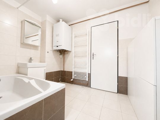 Pronájem bytu 3+1 76 m², Pod sídlištěm 187, Praha - Photo 1