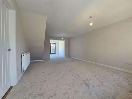 Blisworth Close, Northampton, NN4 - Photo 2