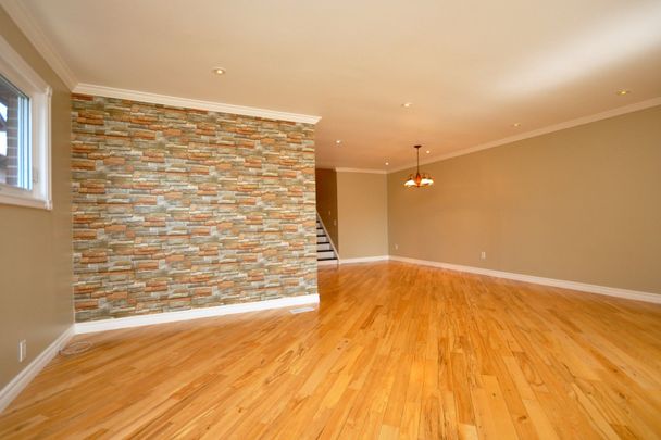 For Lease - 4165 Quaker Hill Drive, Mississauga, Ontario - Photo 1