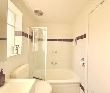 1/62 Westbury Street, St Kilda East, Vic 3183 - Photo 2