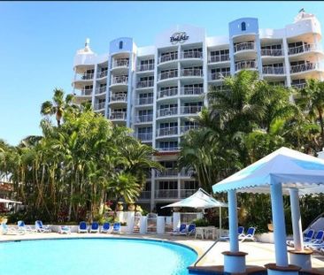 Fully Furnished - Spacious Apartment with 2 Balconies, Pool, Spa, S... - Photo 6