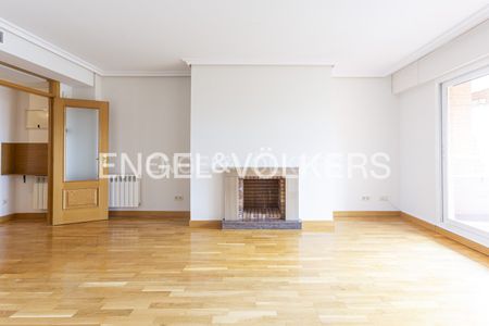 Apartamento de alquiler en Calle Terral, Prado de Somoaguas - Photo 4