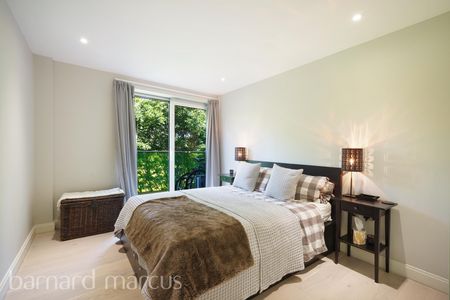 Plough Road, London - Photo 3