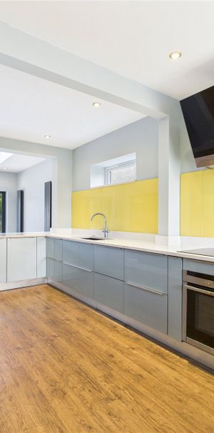 Pinehill Road, Crowthorne Pinehill Road, Crowthorne - Photo 2