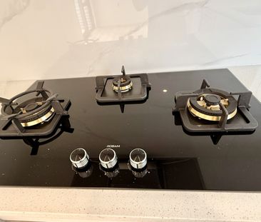 Brand New 4 Bedroom Near Pakurange Heights schools - Photo 5