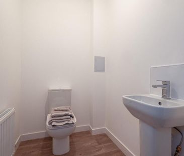 4 bedroom terraced house to rent - Photo 1