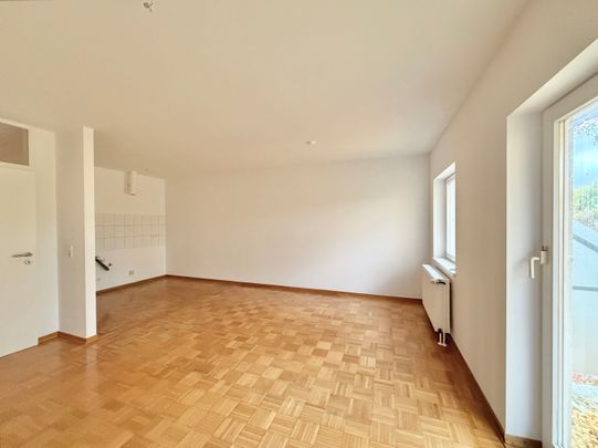 Großzügige 3-Zimmer-Dachgeschosswohnung mit Balkon in zentraler Lage - Photo 1