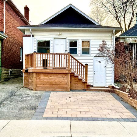 Detached Home For Lease | W8111208 - Photo 4