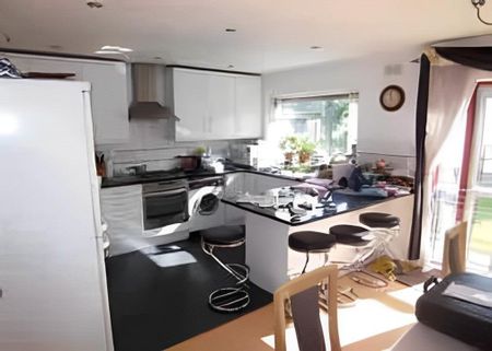 3 bedroom detached house to rent - Photo 4