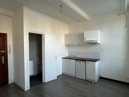Location Appartement 1 pièce 16m² ALBI 81000 - Photo 2