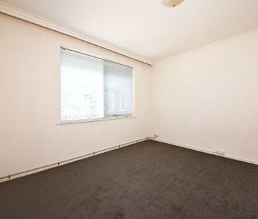 Location, Location! - Photo 4