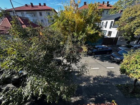 Elegant Villa with Paved Courtyard for Rent or Sale - west Domenii - Grivita Area - Fotografie 3