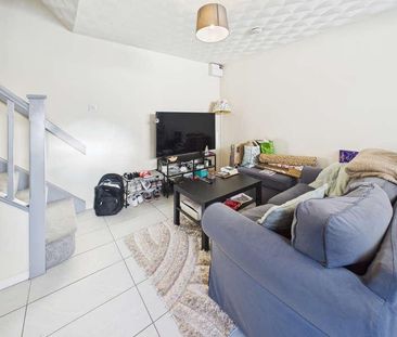 Dryden Close, PO16 - Photo 3