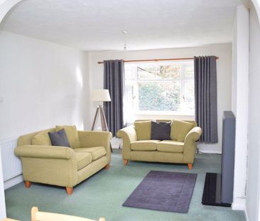 3 bedroom detached bungalow to rent - Photo 2