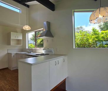 Light-Filled Townhouse with Stunning Valley Views - Photo 4