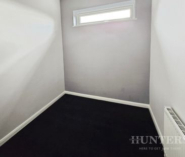 2 bedroom Flat To Let - Photo 1